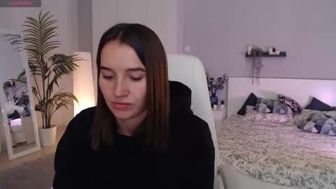 Bella online show from 09/24/25, 01:09