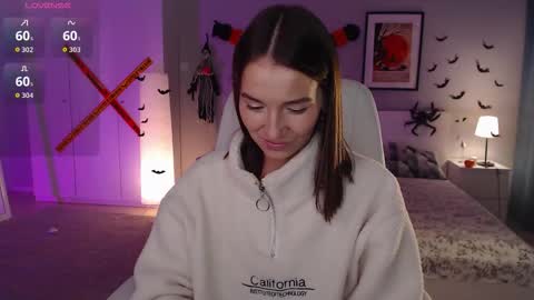 Bella online show from 10/24/25, 01:57