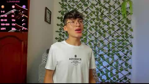 Neon online show from 11/24/25, 11:21