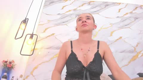 Snapshot of bellota_flak chatting on 01/19/25, 10:39 Bellota Flak online show from 01/19/25, 10:39