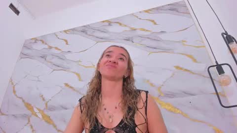 Snapshot of bellota_flak chatting on 02/01/25, 04:56 Bellota Flak online show from 02/01/25, 04:56