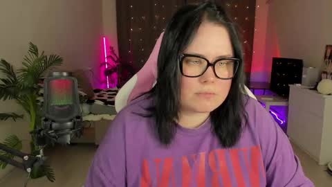 Snapshot of bellybooxo chatting on 10/10/25, 05:45 LinaBoo online show from 10/10/25, 05:45