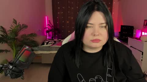 Snapshot of bellybooxo chatting on 10/14/25, 05:14 LinaBoo online show from 10/14/25, 05:14