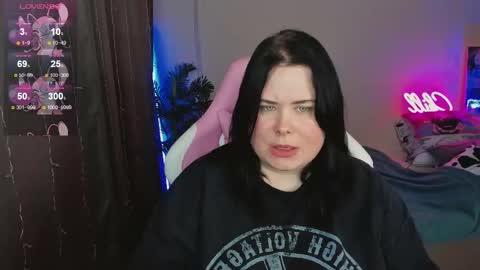 LinaBoo online show from 11/26/25, 04:57