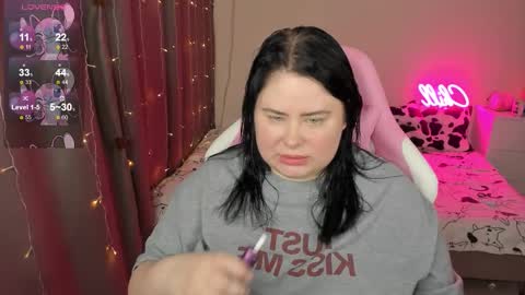 Snapshot of bellybooxo chatting on 02/07/26, 05:44 LinaBoo online show from 02/07/26, 05:44