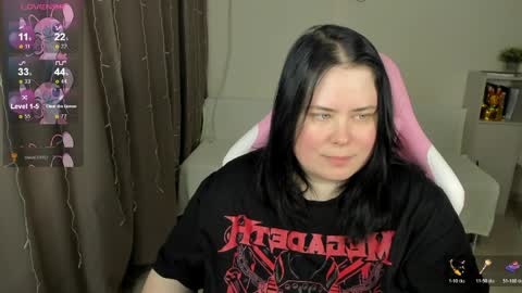 Snapshot of bellybooxo chatting on 04/07/26, 04:02 LinaBoo online show from 04/07/26, 04:02