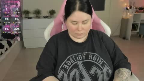 LinaBoo online show from 05/22/26, 06:02
