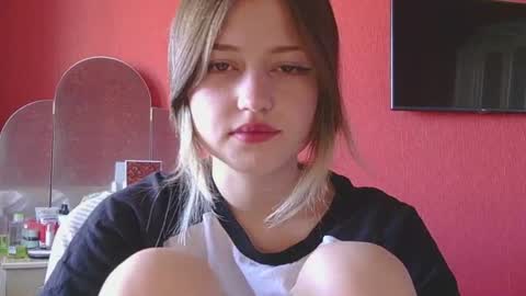 Snapshot of belovedmary chatting on 06/19/26, 05:45 belovedmary online show from 06/19/26, 05:45