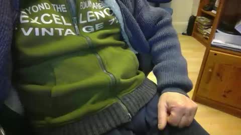 Snapshot of bemichel chatting on 04/12/26, 08:08 jaimetout online show from 04/12/26, 08:08