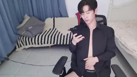 Snapshot of ben705676 chatting on 09/24/25, 03:04 Ben online show from 09/24/25, 03:04