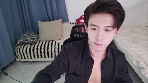 Snapshot of ben705676 chatting on 10/14/25, 03:02 Ben online show from 10/14/25, 03:02