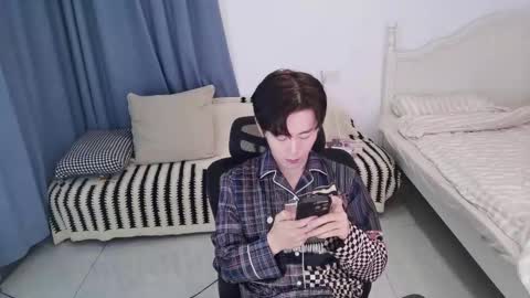 Snapshot of ben705676 chatting on 10/26/25, 02:23 Ben online show from 10/26/25, 02:23