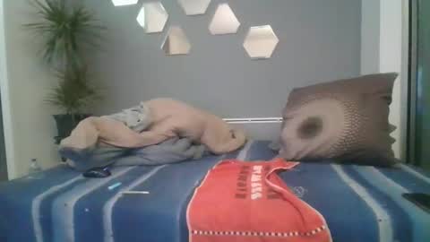 benbare13 online show from 02/04/25, 06:38