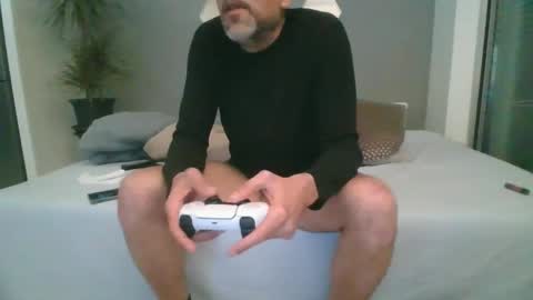 benbare13 online show from 02/26/25, 06:32