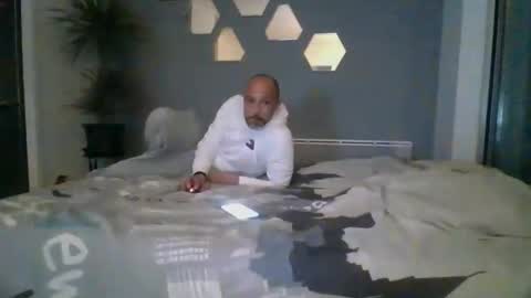 benbare13 online show from 03/10/25, 10:34