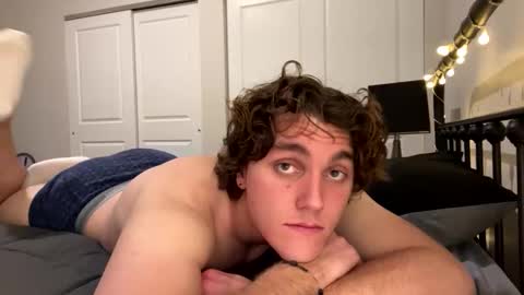 Snapshot of benchedtoast chatting on 11/30/25, 01:31 benchedtoast online show from 11/30/25, 01:31