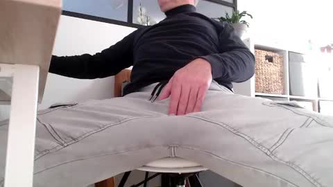 Snapshot of bencobra chatting on 12/04/24, 08:45 bencobra online show from 12/04/24, 08:45