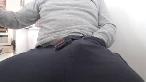 Snapshot of bencobra chatting on 03/12/25, 08:30 bencobra online show from 03/12/25, 08:30