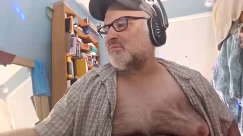 Snapshot of bendavewill chatting on 12/19/24, 08:45 Bendavewill online show from 12/19/24, 08:45