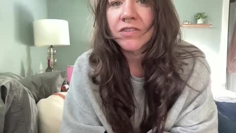 Snapshot of bendlikebecks chatting on 12/15/25, 02:54 bendlikebecks online show from 12/15/25, 02:54