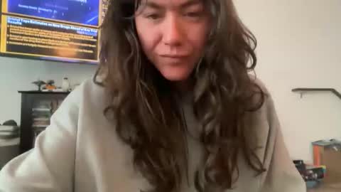 Snapshot of bendlikebecks chatting on 04/30/26, 12:00 bendlikebecks online show from 04/30/26, 12:00