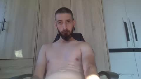 Snapshot of bendoor1 chatting on 11/16/25, 12:00 bendoor1 online show from 11/16/25, 12:00