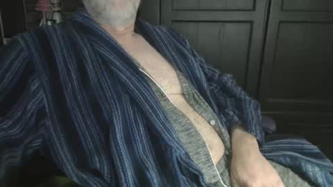 Snapshot of bendrinkin chatting on 01/24/25, 10:11 bendrinkin online show from 01/24/25, 10:11