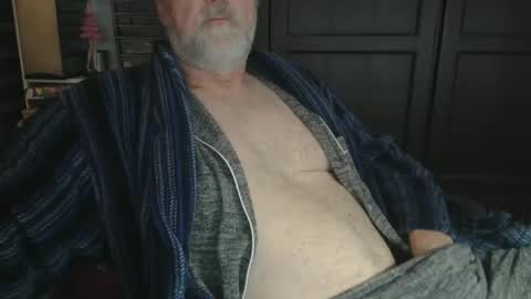 Snapshot of bendrinkin chatting on 01/25/25, 10:29 bendrinkin online show from 01/25/25, 10:29