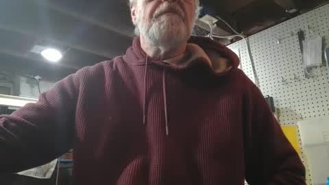 Snapshot of bendrinkin chatting on 02/14/25, 11:09 bendrinkin online show from 02/14/25, 11:09