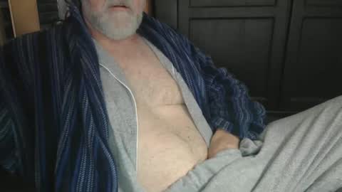 Snapshot of bendrinkin chatting on 02/25/25, 10:15 bendrinkin online show from 02/25/25, 10:15