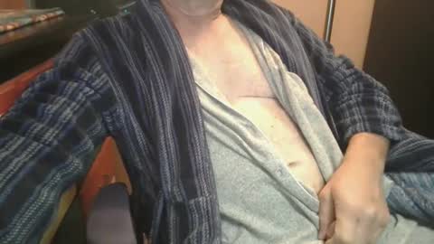 Snapshot of bendrinkin chatting on 09/09/25, 10:04 bendrinkin online show from 09/09/25, 10:04