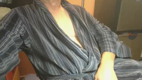 Snapshot of bendrinkin chatting on 09/28/25, 10:09 bendrinkin online show from 09/28/25, 10:09