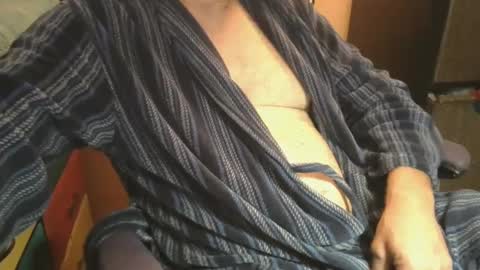 Snapshot of bendrinkin chatting on 09/30/25, 10:09 bendrinkin online show from 09/30/25, 10:09