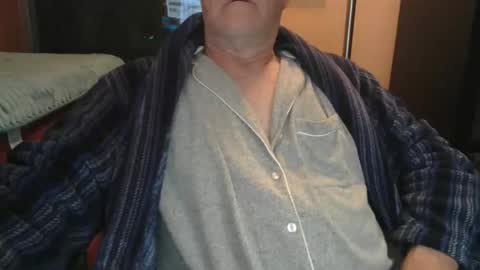 Snapshot of bendrinkin chatting on 10/17/25, 10:07 bendrinkin online show from 10/17/25, 10:07