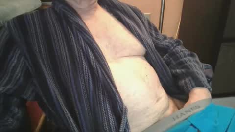 Snapshot of bendrinkin chatting on 04/13/26, 08:42 bendrinkin online show from 04/13/26, 08:42