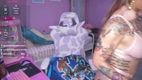 Snapshot of bendymeow chatting on 04/29/26, 05:44 Bendymeow online show from 04/29/26, 05:44
