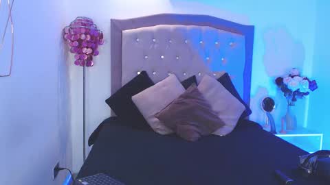 Tiffany and Bengie online show from 09/28/25, 01:38