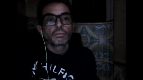 Snapshot of benidorm9 chatting on 05/17/26, 12:41 benidorm9 online show from 05/17/26, 12:41