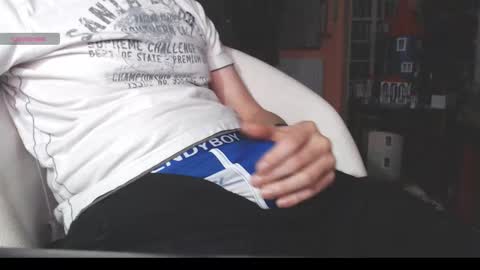 Snapshot of benijamin chatting on 12/14/25, 10:25 benijamin online show from 12/14/25, 10:25