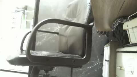 Snapshot of beninoam75 chatting on 04/10/26, 11:04 beninoam75 online show from 04/10/26, 11:04