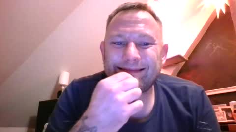 Snapshot of benizio_ chatting on 12/04/24, 03:21 benizio online show from 12/04/24, 03:21