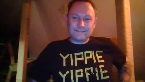 Snapshot of benizio_ chatting on 12/27/24, 06:10 benizio online show from 12/27/24, 06:10