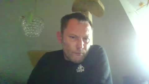 Snapshot of benizio_ chatting on 02/12/25, 10:46 benizio online show from 02/12/25, 10:46