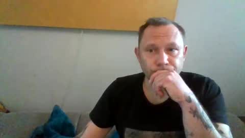 Snapshot of benizio_ chatting on 02/13/26, 10:44 benizio online show from 02/13/26, 10:44