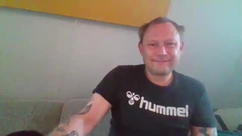 Snapshot of benizio_ chatting on 03/31/26, 08:59 benizio online show from 03/31/26, 08:59