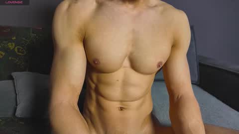 benjaminkarl02 online show from 12/04/25, 08:45