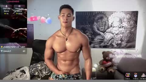 Snapshot of benjamincooperk1 chatting on 10/27/25, 07:56 benjamincooperk online show from 10/27/25, 07:56