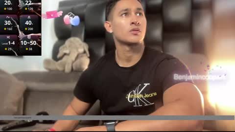 Snapshot of benjamincooperk1 chatting on 11/16/25, 07:58 benjamincooperk online show from 11/16/25, 07:58