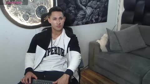 Snapshot of benjamincooperk1 chatting on 04/26/26, 01:25 benjamincooperk online show from 04/26/26, 01:25
