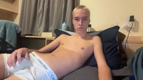 Snapshot of benji_j8 chatting on 11/09/25, 10:19 benji_j8 online show from 11/09/25, 10:19